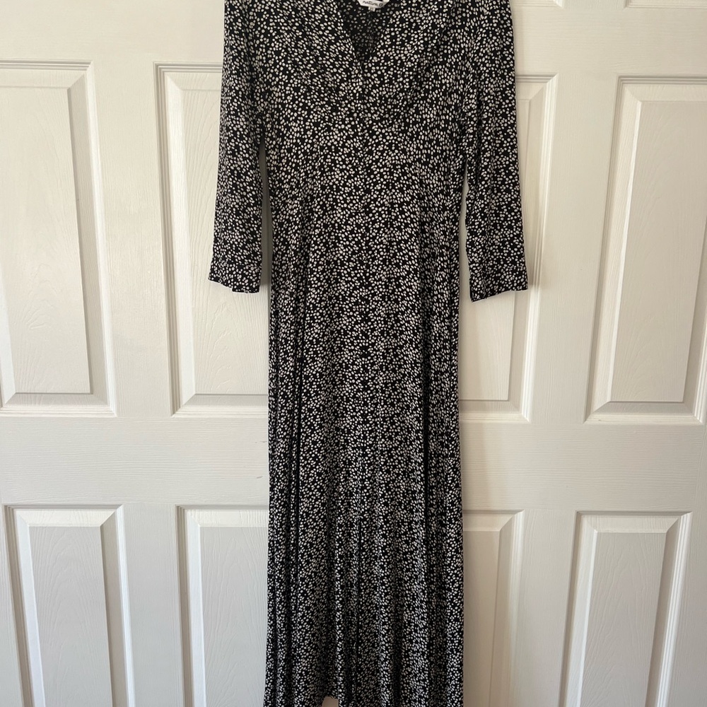 Chic Natura Black and White Dot Long Sleeve Dress